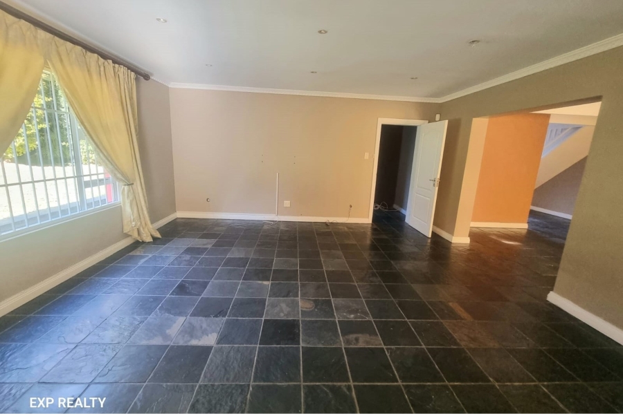 4 Bedroom Property for Sale in Beacon Bay Eastern Cape